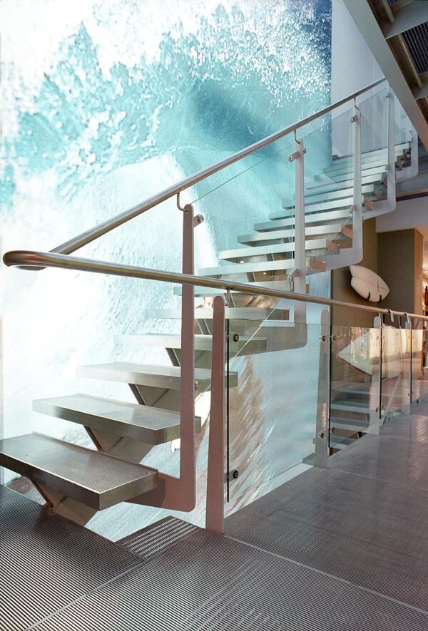 STAINLESS STEEL STAIRS - Stainless Steel Grates